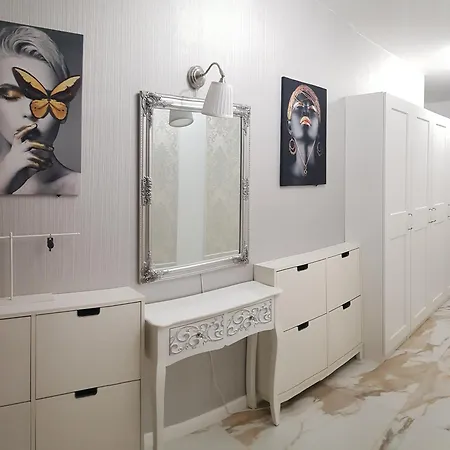 1bdr Luxurious Flat With Pool And Garden